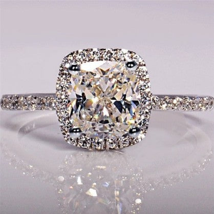 ZÉLVARÈ Lumière Bridal Engagement Ring – product photo