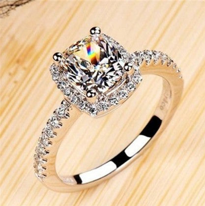 ZÉLVARÈ Lumière Bridal Engagement Ring – product photo