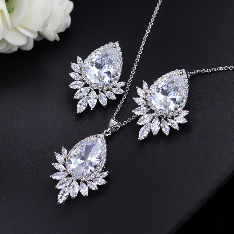 ZÉLVARÈ Éclaire Bridal Banquet Jewelry Set – product photo