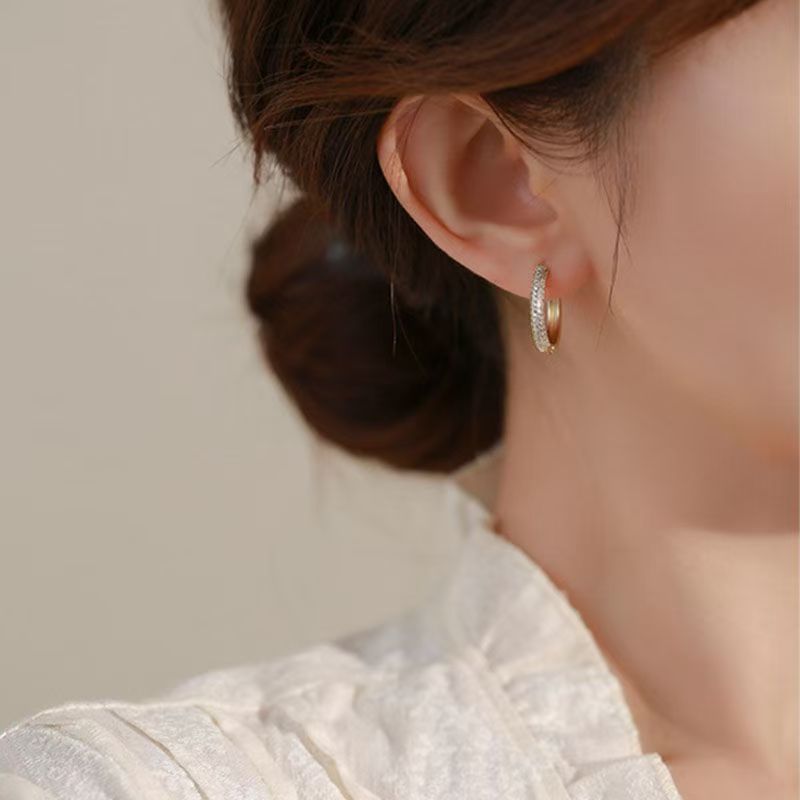 ZÉLVARÈ Aurelia Zircon Earrings – product photo