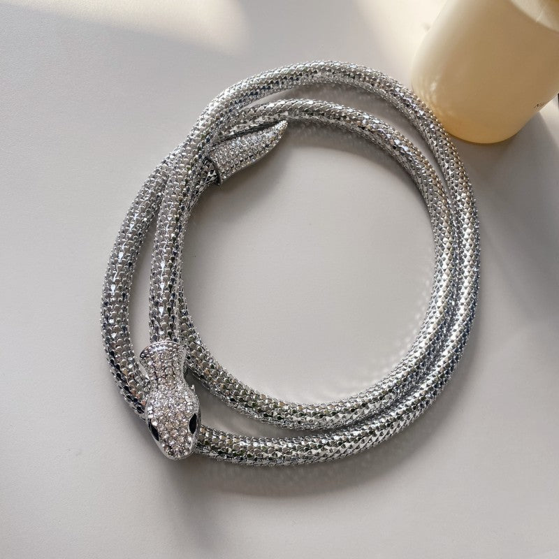 ZÉLVARÈ Serpentine Long Statement Necklace – product photo