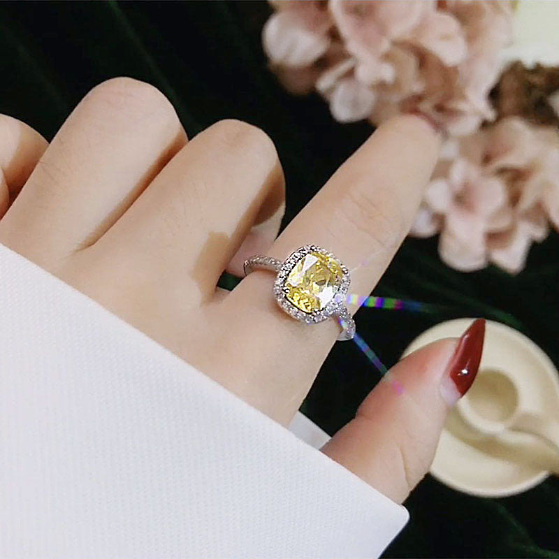 ZÉLVARÈ Lumière Bridal Engagement Ring – product photo