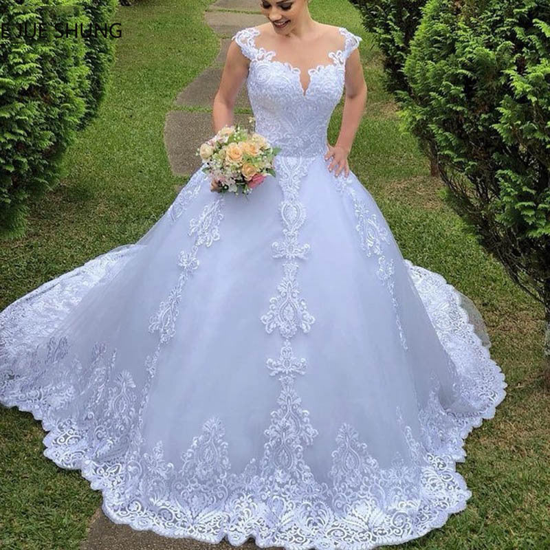 ZÉLVARÈ Isabelle Vintage Lace Wedding Dress – product photo